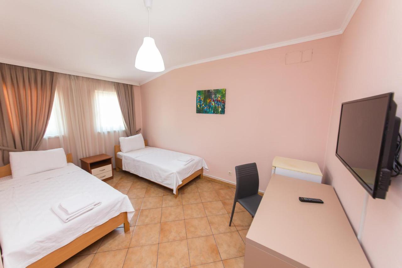 Hotel Heritage Tirana Buitenkant foto