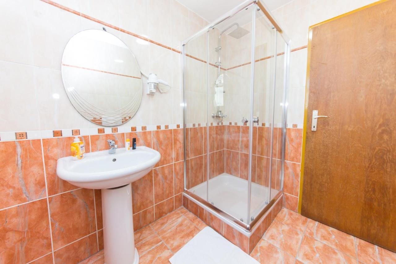 Hotel Heritage Tirana Buitenkant foto