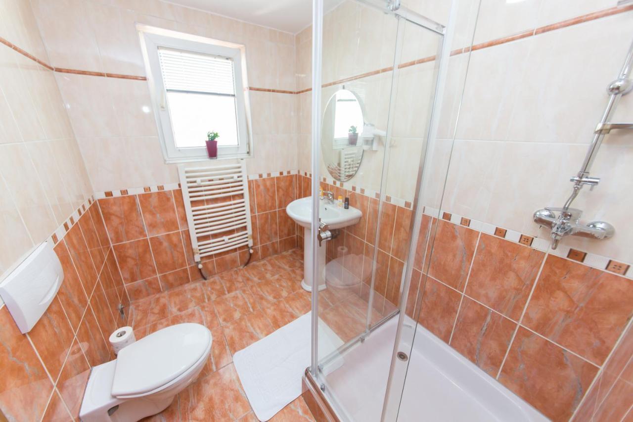 Hotel Heritage Tirana Buitenkant foto